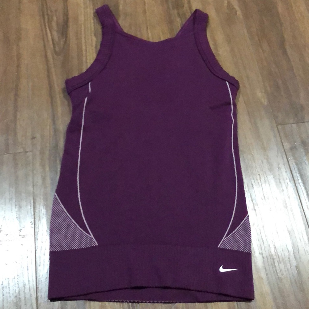 🌹Nike workout shirt